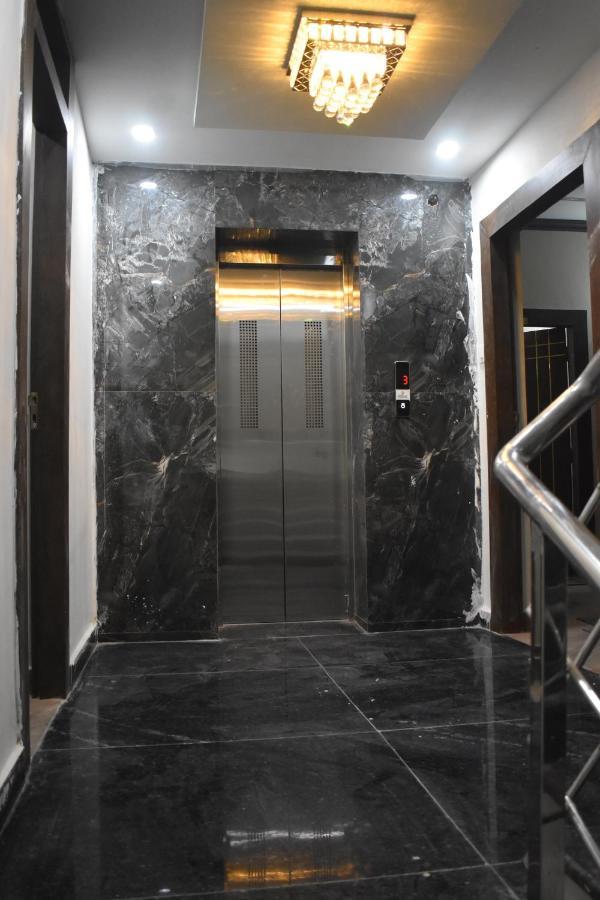 Hotel Lilac Doors Патна Экстерьер фото