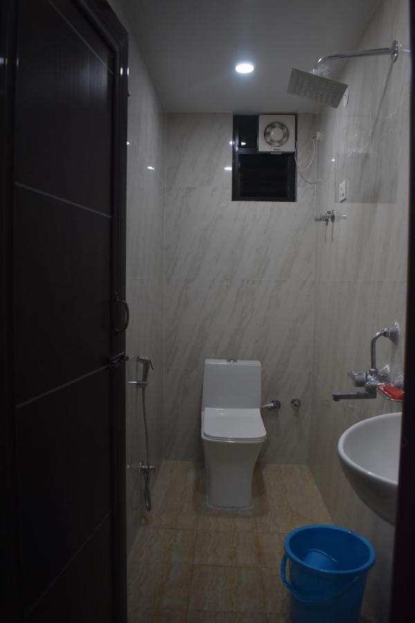 Hotel Lilac Doors Патна Экстерьер фото