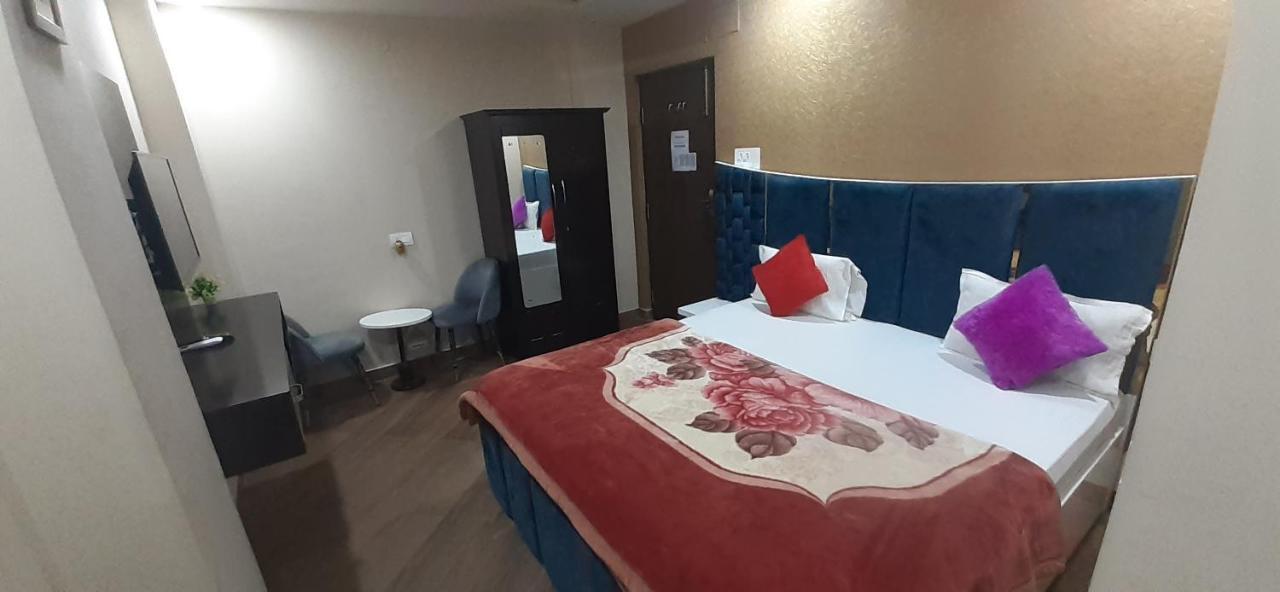 Hotel Lilac Doors Патна Экстерьер фото