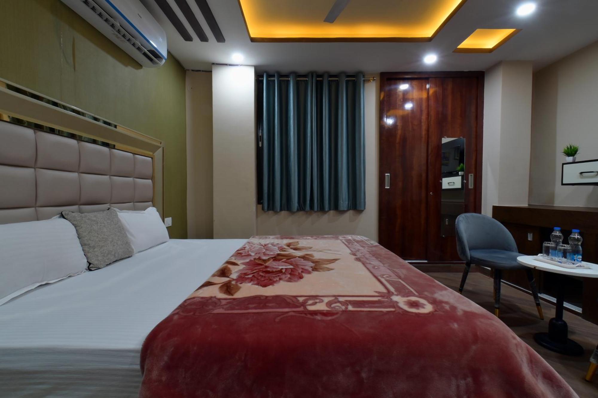 Hotel Lilac Doors Патна Экстерьер фото